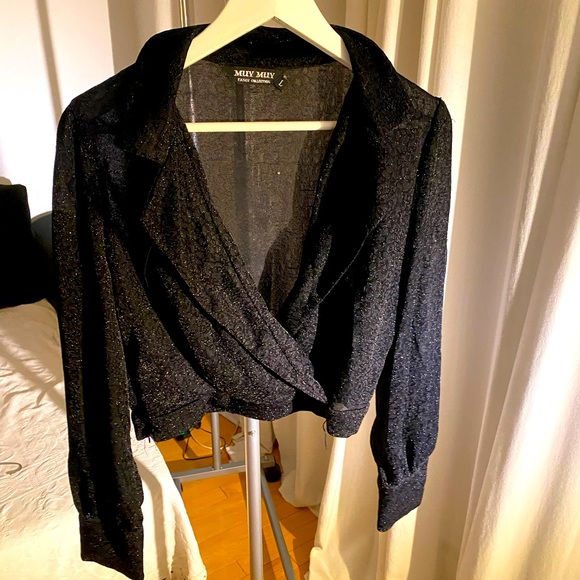 Beautiful and unique shinny glittery top with leopard 🐆 motif - Picture 1 of 5